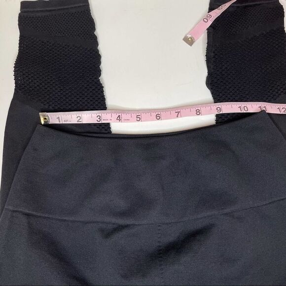 Fabletics Crop Capri Workout Leggings Black size XS - Picture 5 of 8